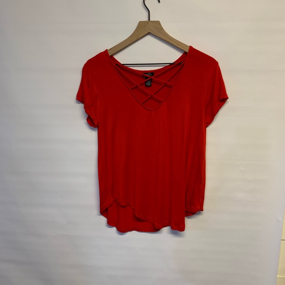 RUE 21 red medium short sleeve T-shirt